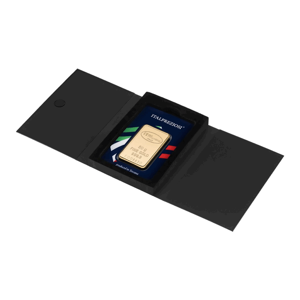 Il Lingotto Oro 50gr è racchiuso in un supporto protettivo a marchio ITALPREZIOSI e presentato all'interno di una cartellina nera aperta.