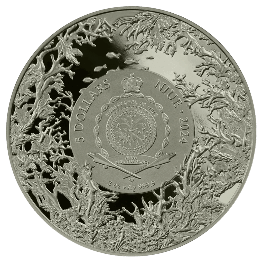 L'Isola di Niue 2024 Pesce Combattente è una moneta d'argento in alto rilievo da 2 once del valore di 5 dollari, che presenta un elaborato motivo di barriera corallina attorno a un emblema centrale con il sigillo nazionale e iscrizioni in inglese/niueano.