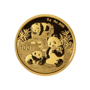 La moneta Panda Cinese Oro 2025 da 8g presenta tre panda con bambù, pietre e foglie e reca le diciture 8g Au .999 e 100元 per indicare il peso, la purezza dell'oro e il valore nominale.