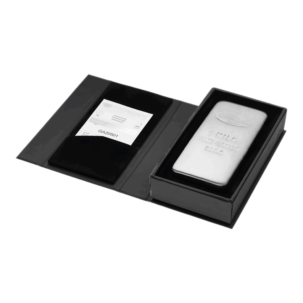 Il Lingotto Argento 1 Kg è presentato in una scatola nera aperta con un certificato di autenticità.