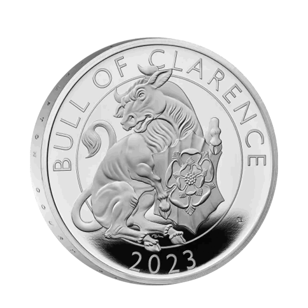 La moneta da 1 oz Tudor Beasts - Toro di Clarence Argento Proof 2023 è una moneta d'argento che raffigura un toro muscoloso con uno scudo ornato da una rosa, con l'iscrizione "BULL OF CLARENCE" sopra e "2023" sotto.