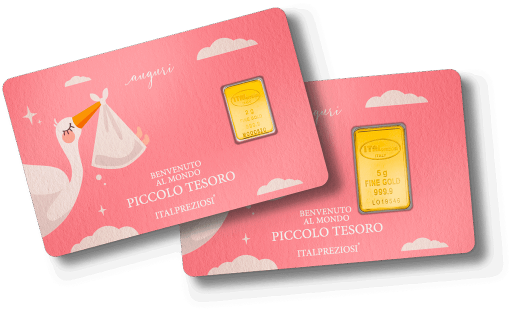 Festeggiate una nuova bambina con "Nascita bambina": due cartoline rosa con l'illustrazione di una cicogna, ciascuna con un lingotto dorato e i testi in italiano "Benvenuto al mondo piccolo tesoro" e "Italpreziosi".